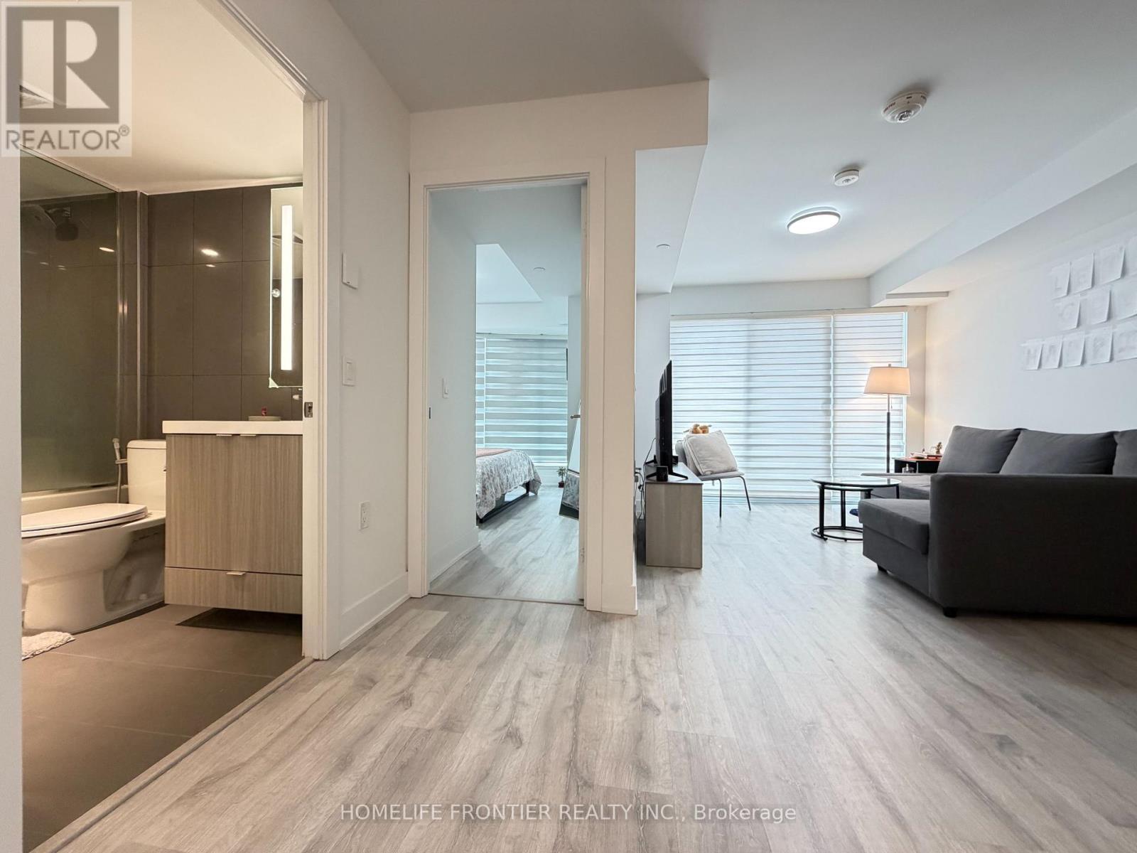 2219 - 585 Bloor Street E, Toronto, ON - Indoor