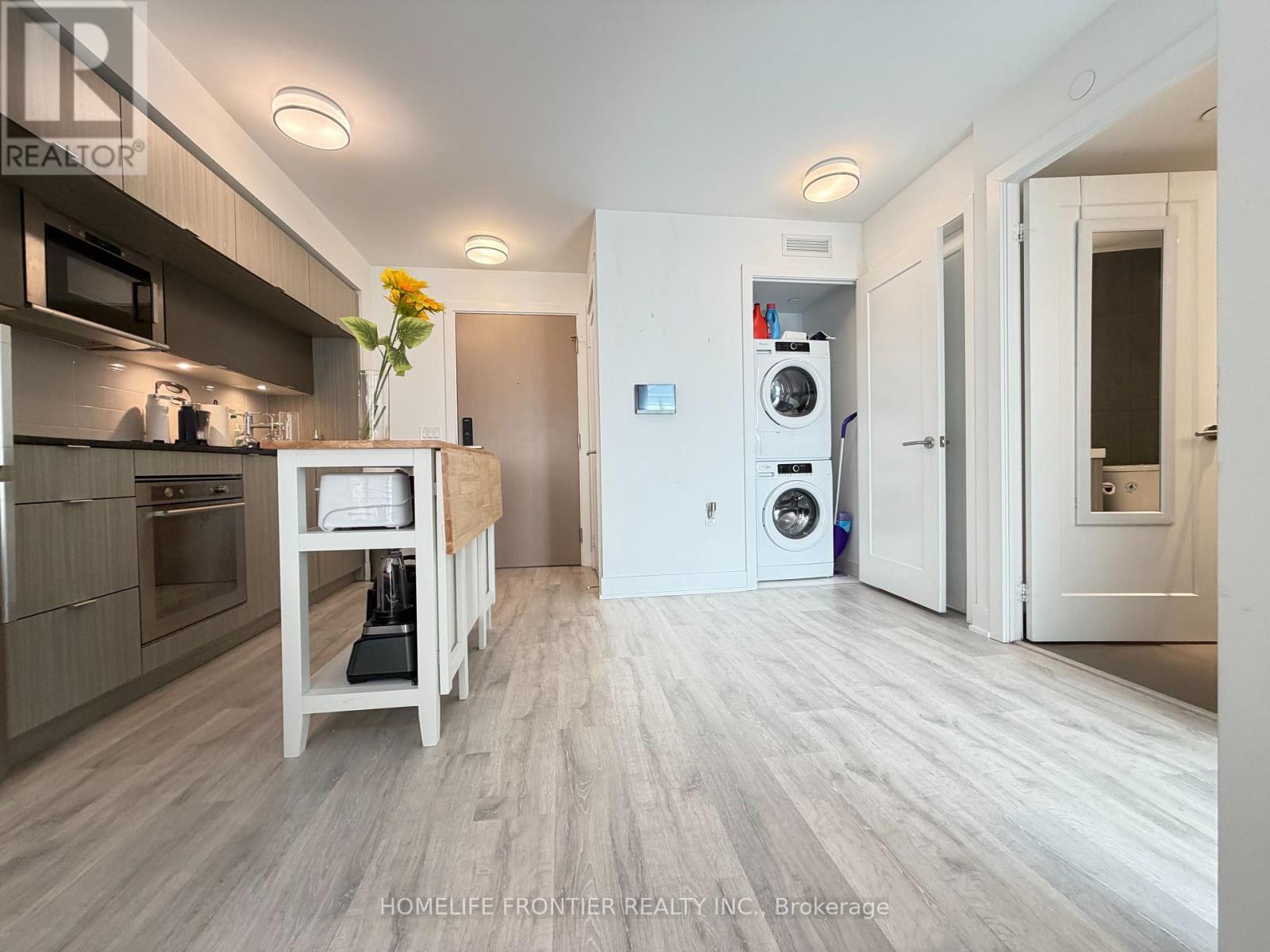 2219 - 585 Bloor Street E, Toronto, ON - Indoor