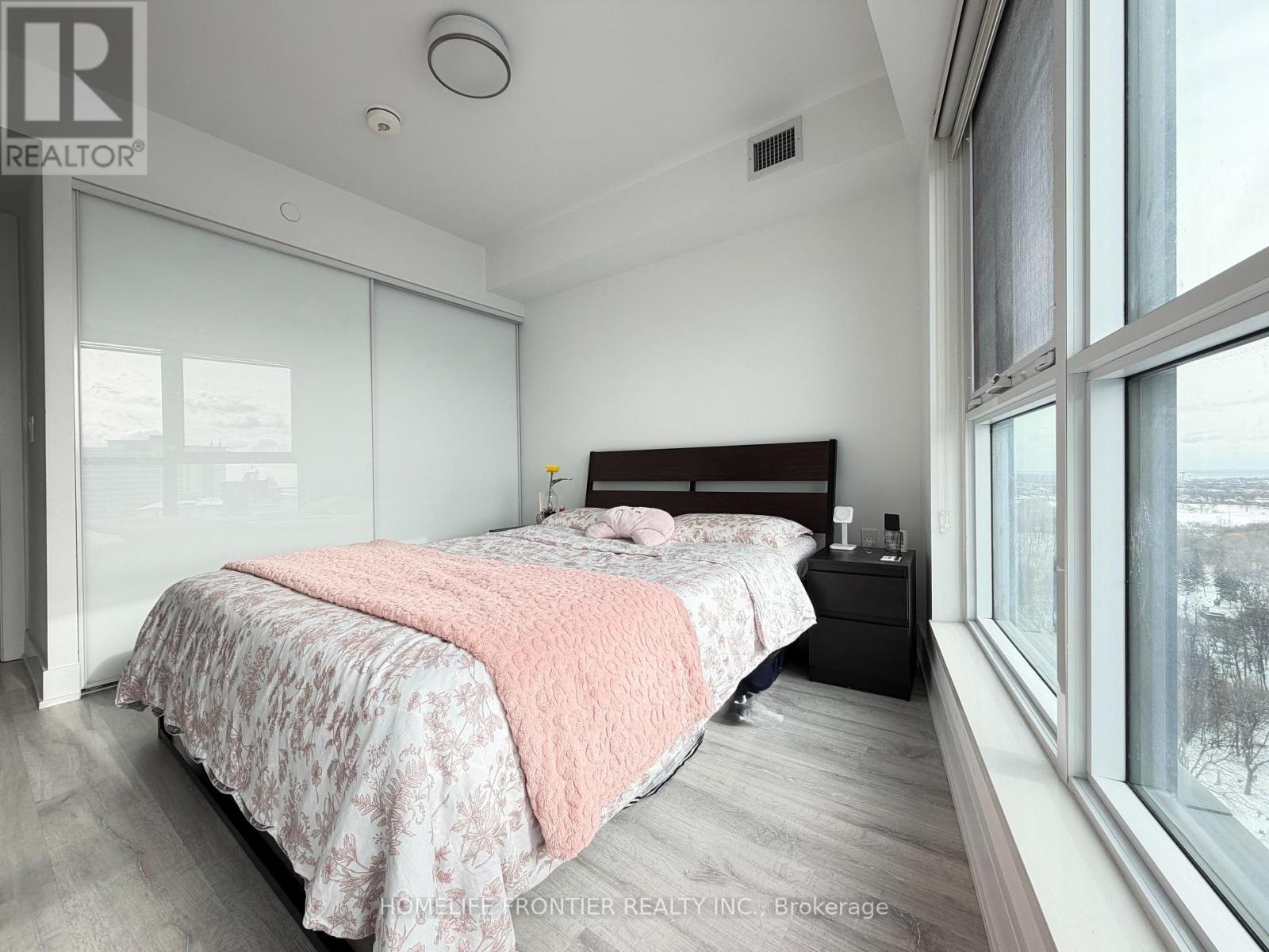 2219 - 585 Bloor Street E, Toronto, ON - Indoor Photo Showing Bedroom