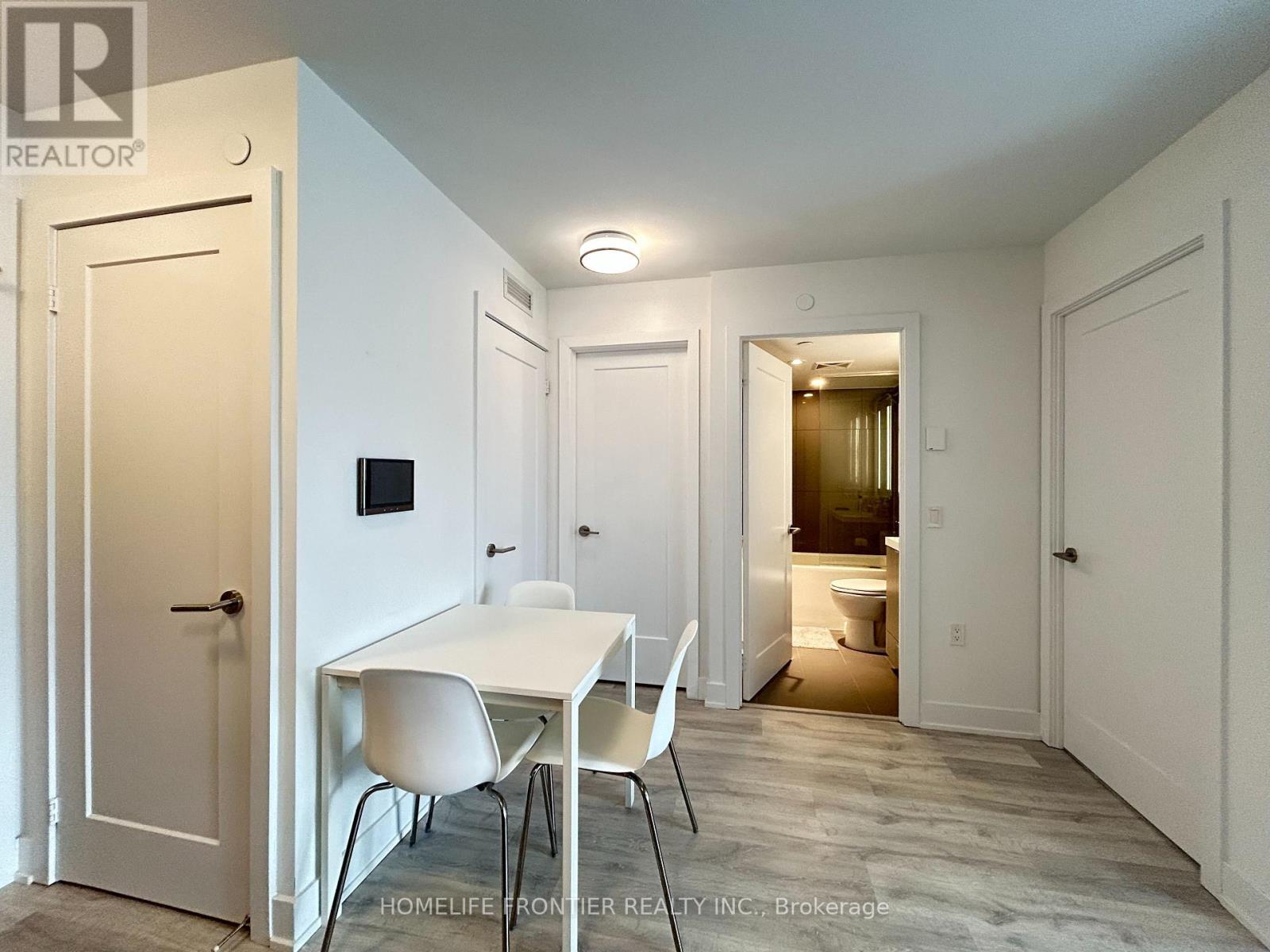 2219 - 585 Bloor Street E, Toronto, ON - Indoor