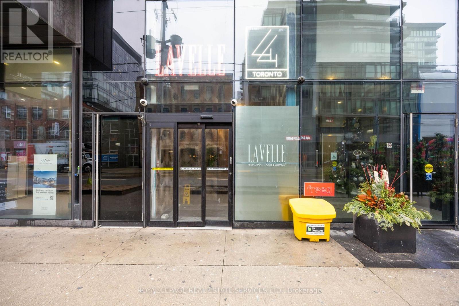 1128 - 629 King Street W, Toronto, ON - Outdoor