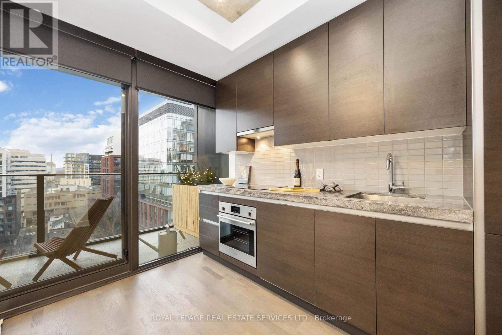 1128 - 629 King Street W, Toronto, ON - Indoor Photo Showing Kitchen