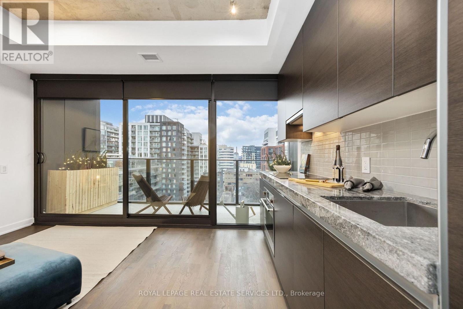 1128 - 629 King Street W, Toronto, ON - Indoor Photo Showing Kitchen With Upgraded Kitchen