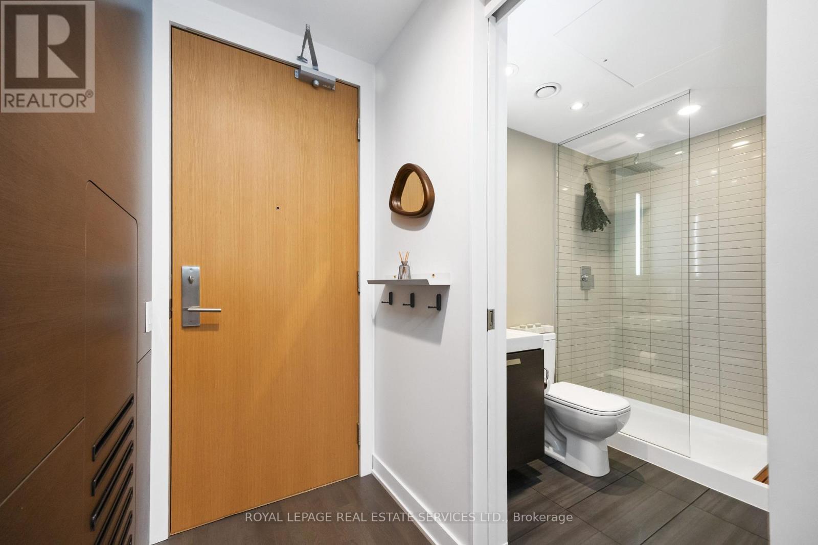 1128 - 629 King Street W, Toronto, ON - Indoor Photo Showing Bathroom