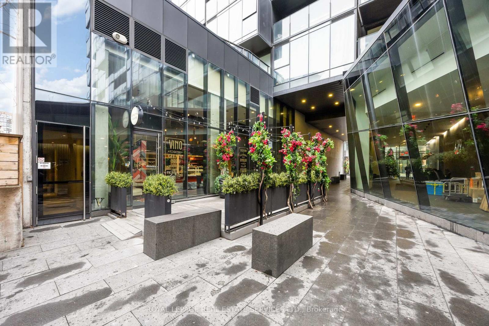 1128 - 629 King Street W, Toronto, ON - Outdoor