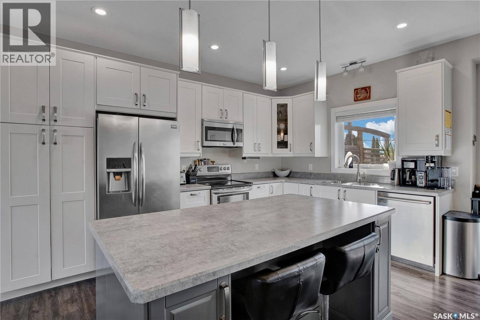 214 4Th Street, Hague, SK - Indoor Photo Showing Kitchen With Upgraded Kitchen