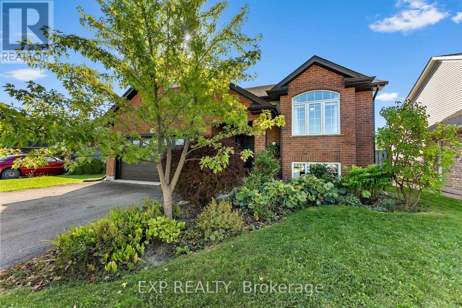 8 Lindan Street, West Lincoln (Smithville), ON - Outdoor