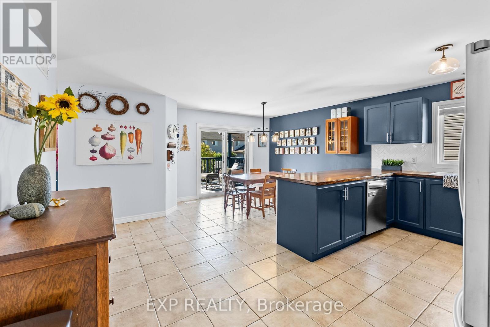 8 Lindan Street, West Lincoln (Smithville), ON - Indoor