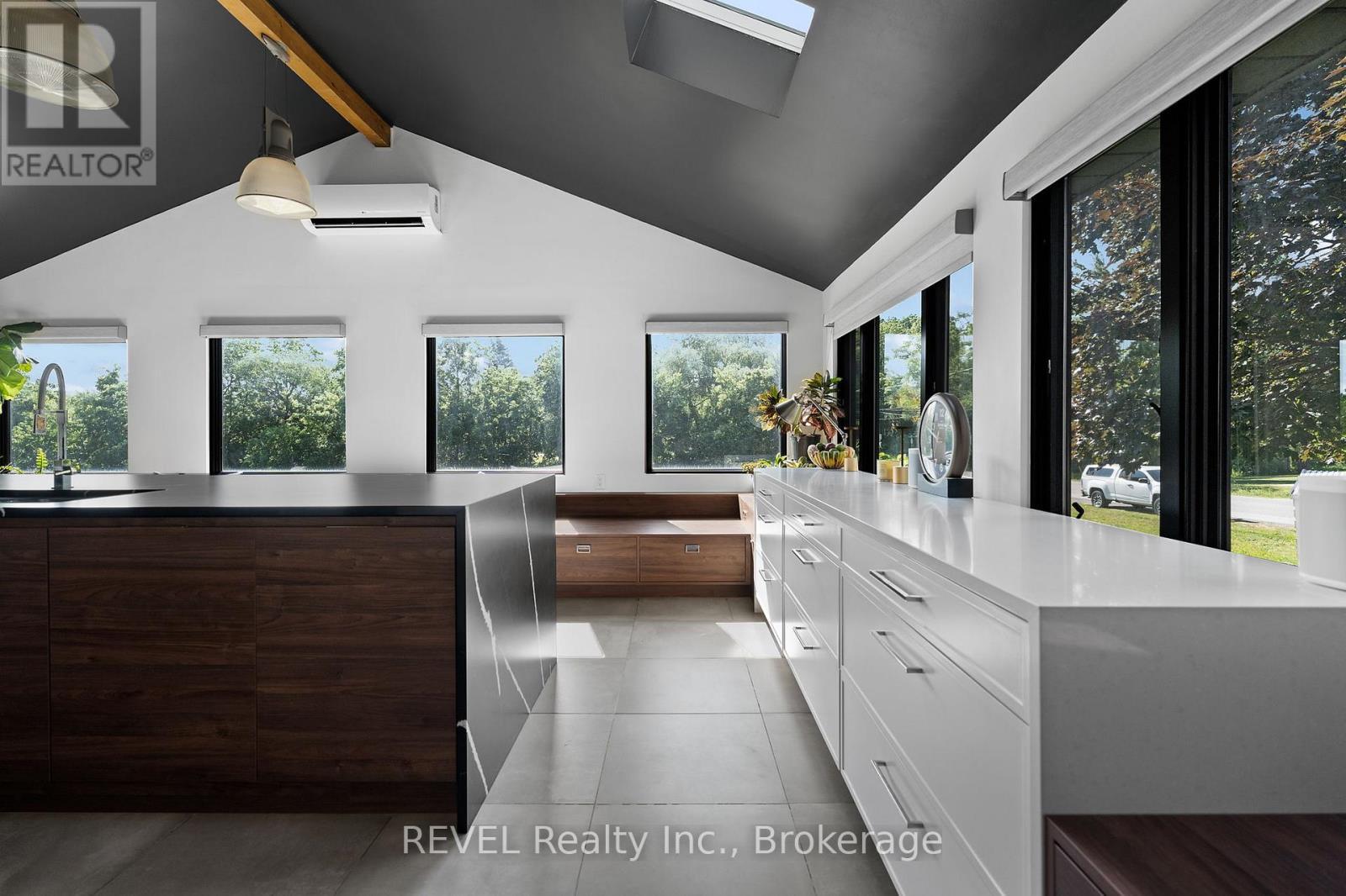 3543 King Street, Lincoln (Escarpment), ON - Indoor