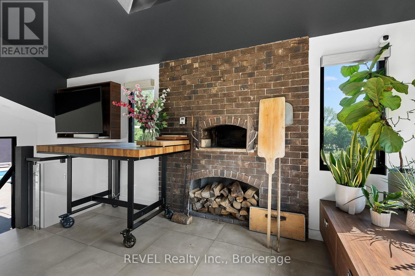 3543 King Street, Lincoln (Escarpment), ON - With Exterior