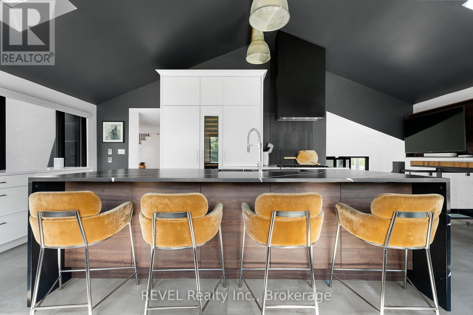 3543 King Street, Lincoln (Escarpment), ON - With Exterior