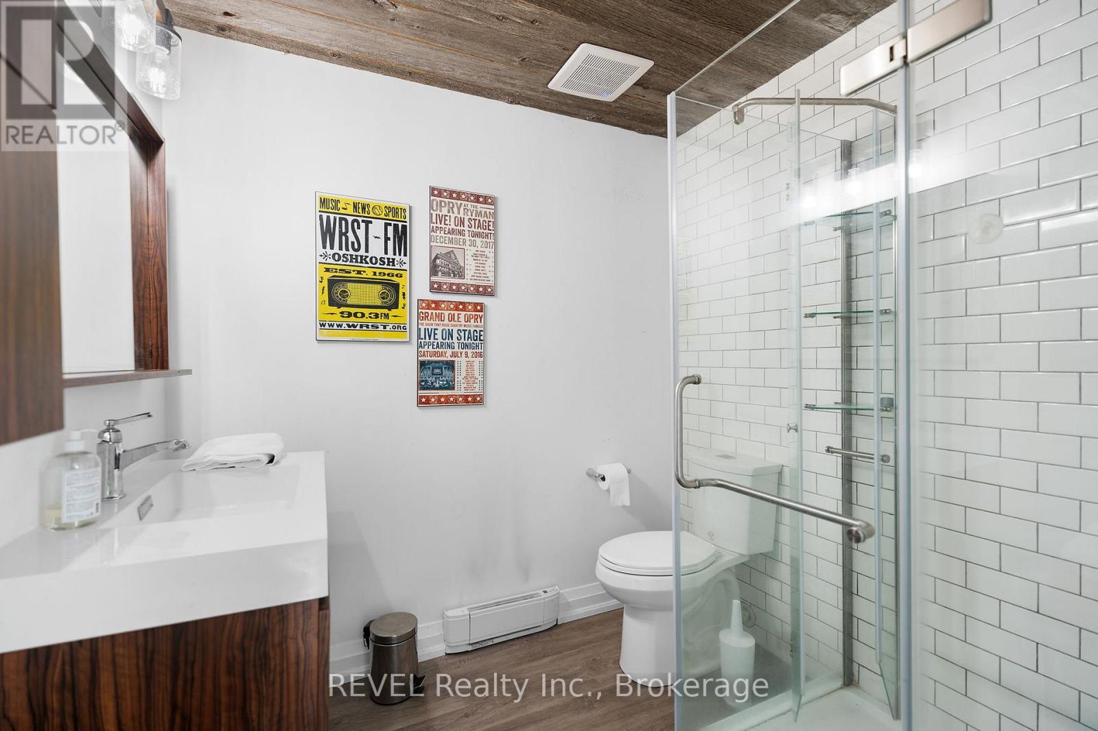 3543 King Street, Lincoln (Escarpment), ON - Indoor Photo Showing Bathroom