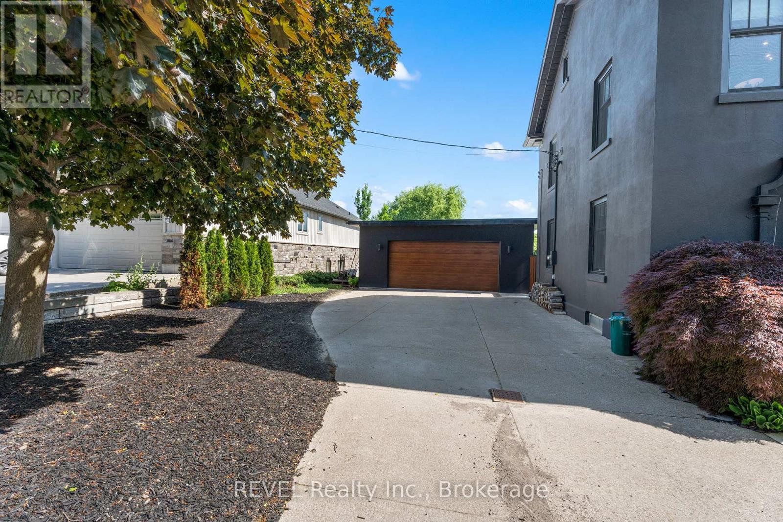 3543 King Street, Lincoln (Escarpment), ON - Outdoor