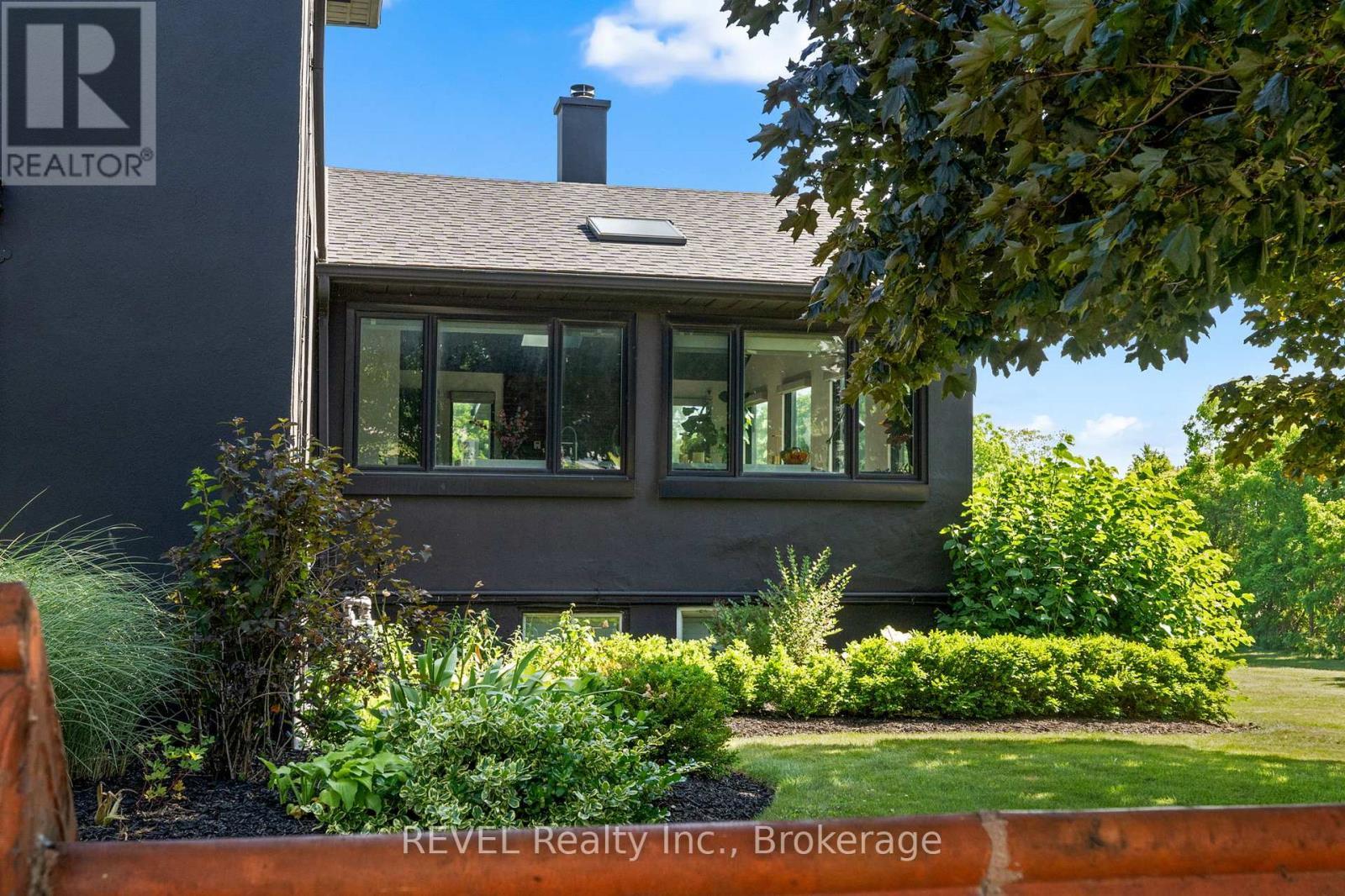 3543 King Street, Lincoln (Escarpment), ON - Outdoor