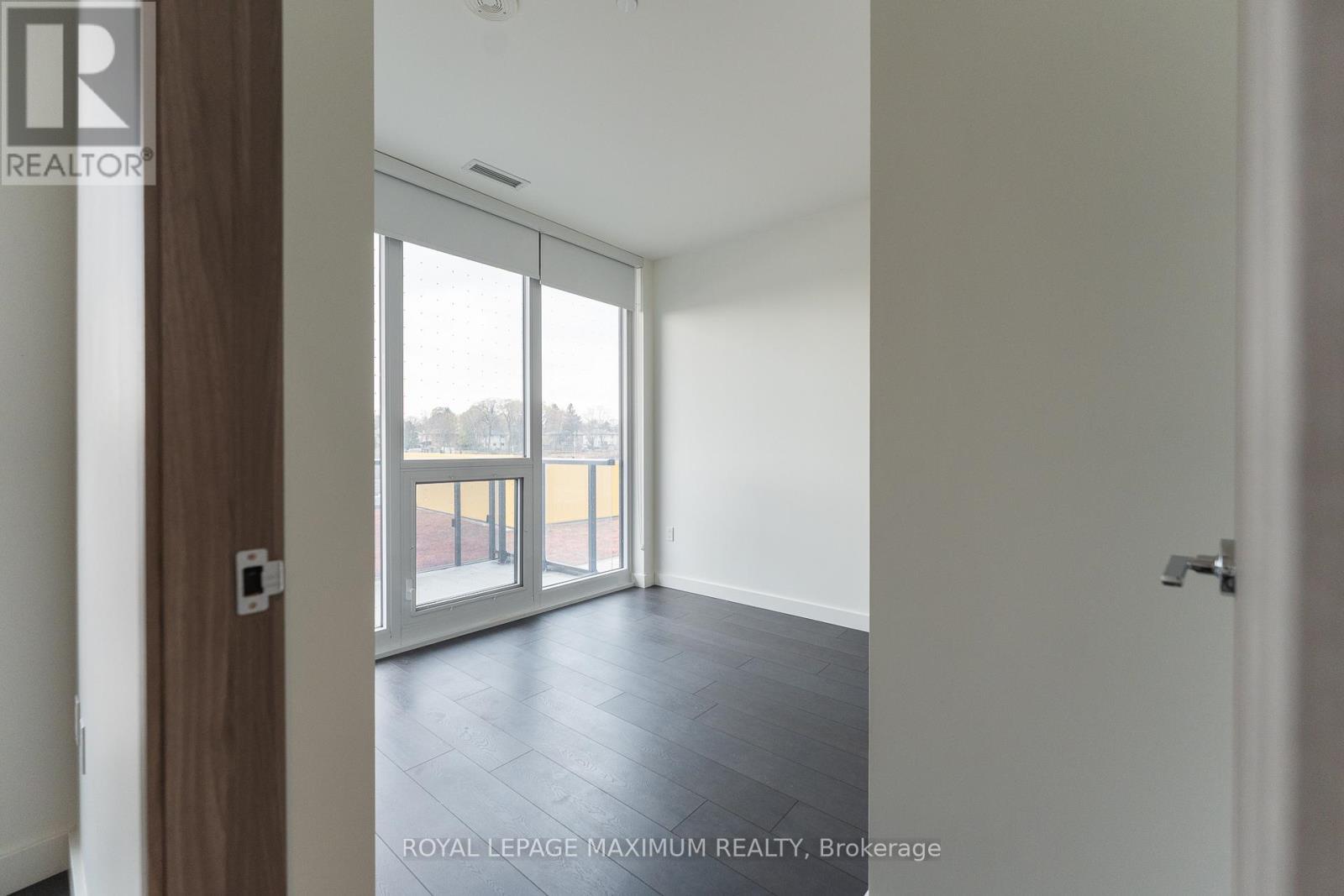 502 - 95 Mcmahon Drive, Toronto, ON - Indoor Photo Showing Other Room