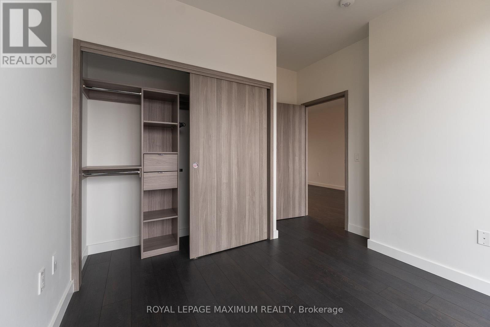 502 - 95 Mcmahon Drive, Toronto, ON - Indoor Photo Showing Other Room