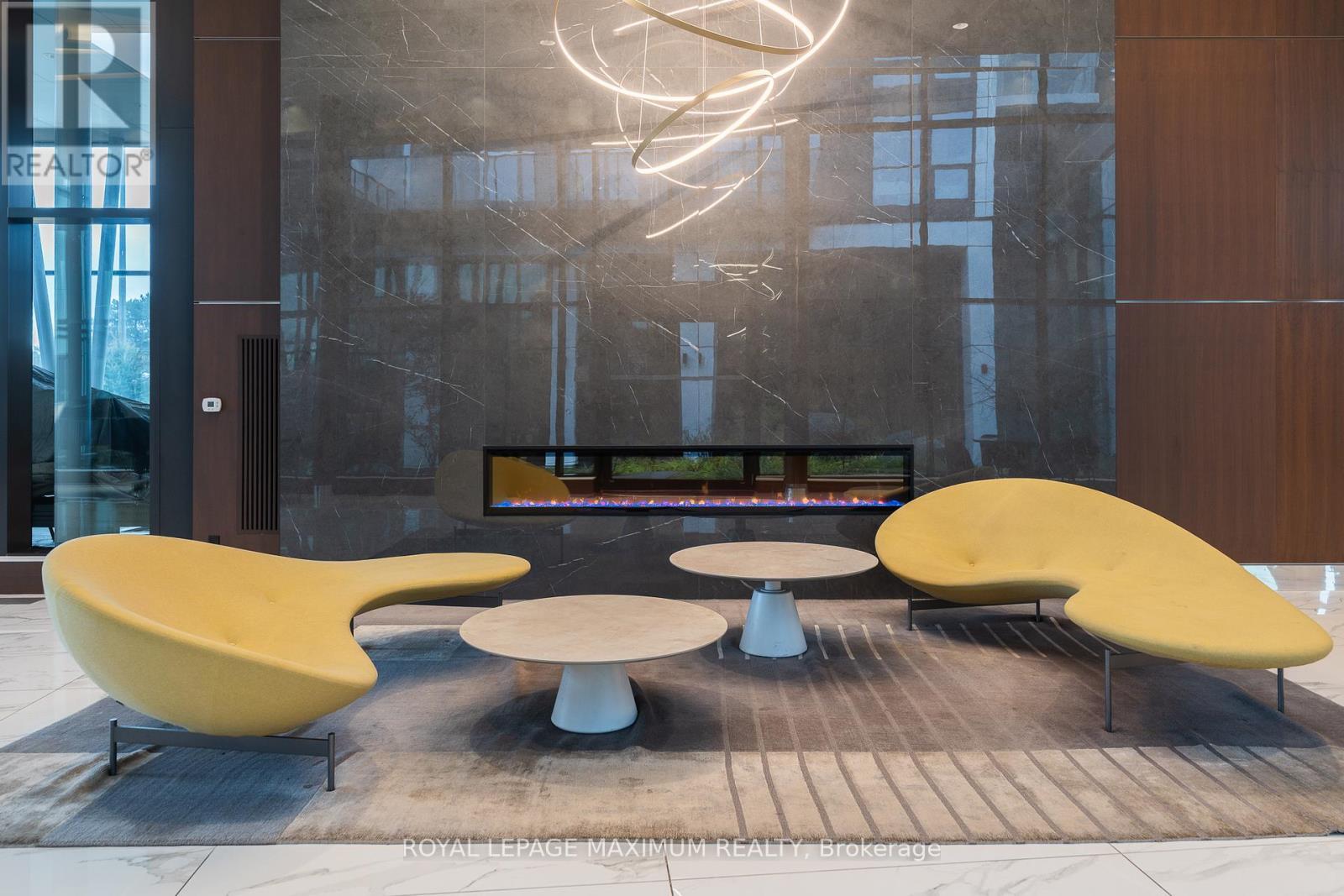 502 - 95 Mcmahon Drive, Toronto, ON - Indoor