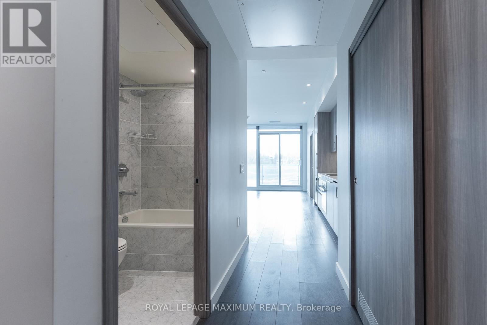 502 - 95 Mcmahon Drive, Toronto, ON - Indoor Photo Showing Bathroom