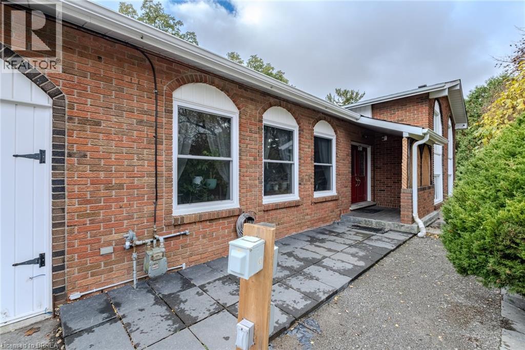 2104 Governors Road, Hamilton, ON - Outdoor With Exterior