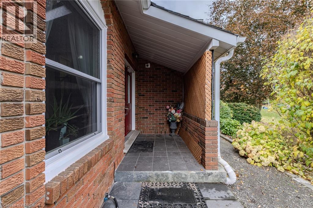 2104 Governors Road, Hamilton, ON - Outdoor With Exterior