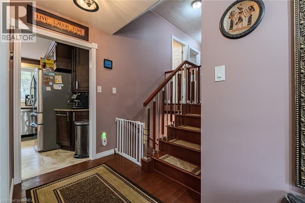 2104 Governors Road, Hamilton, ON - Indoor Photo Showing Other Room