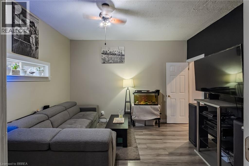 2104 Governors Road, Hamilton, ON - Indoor