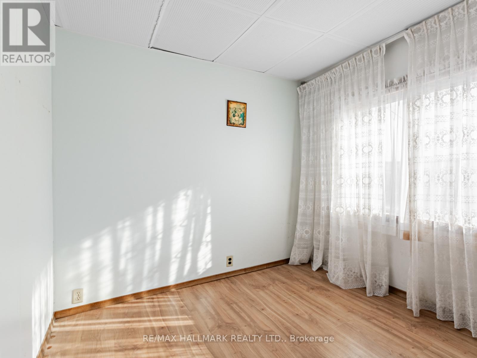 85 Lindsey Avenue, Toronto, ON - Indoor Photo Showing Other Room