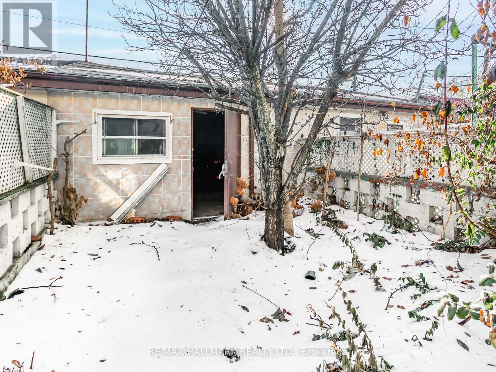 85 Lindsey Avenue, Toronto, ON - Outdoor