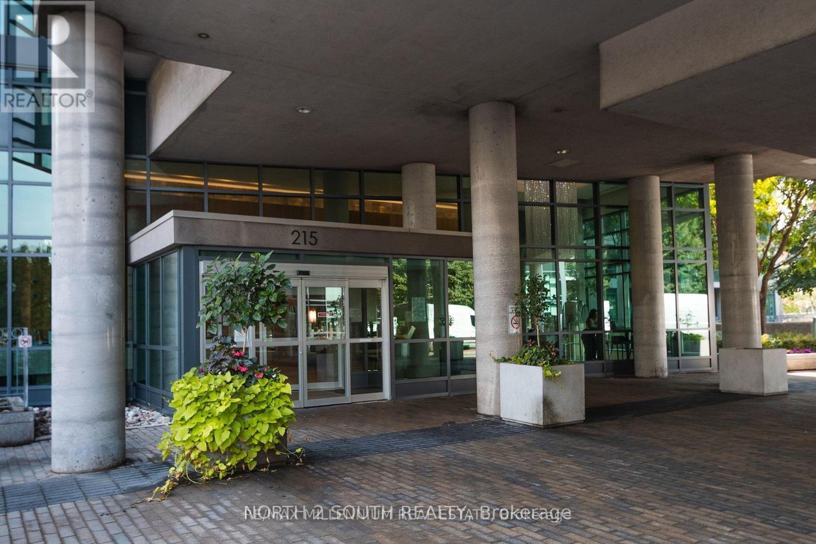 712 - 215 Fort York Boulevard, Toronto, ON - Outdoor