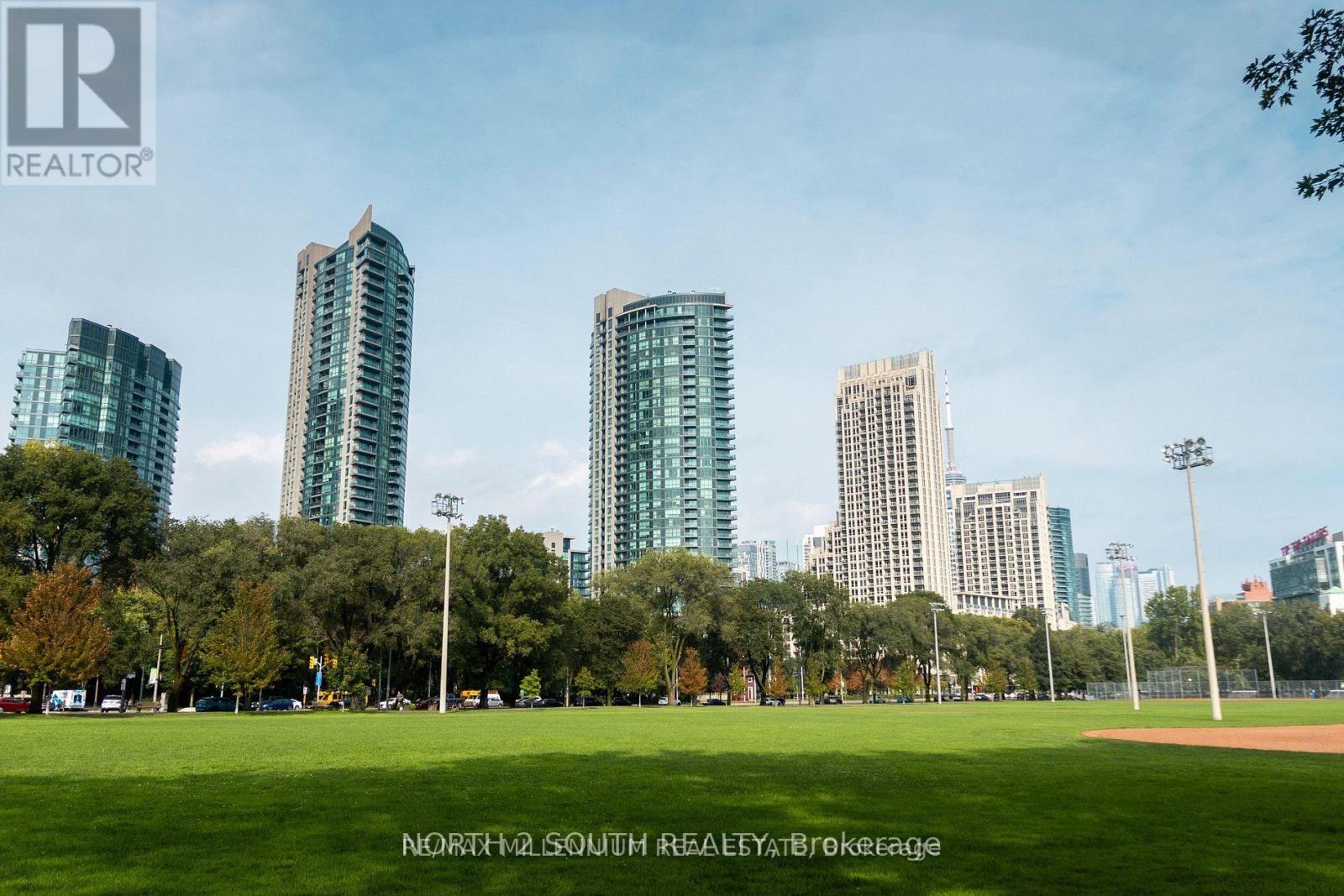 712 - 215 Fort York Boulevard, Toronto, ON - Outdoor With Facade