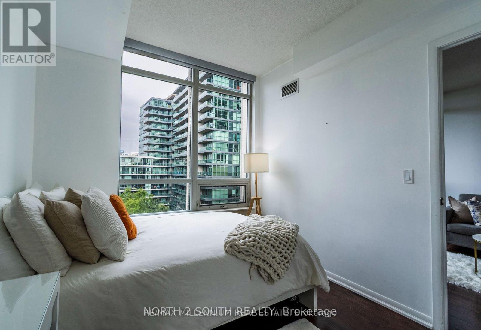 712 - 215 Fort York Boulevard, Toronto, ON - Indoor Photo Showing Bedroom