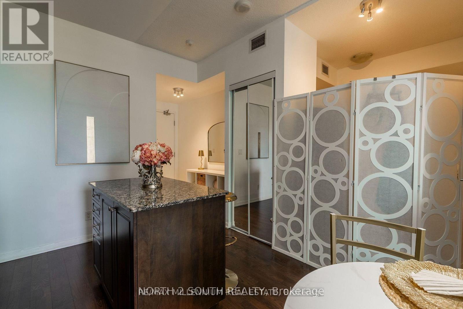 712 - 215 Fort York Boulevard, Toronto, ON - Indoor Photo Showing Bathroom