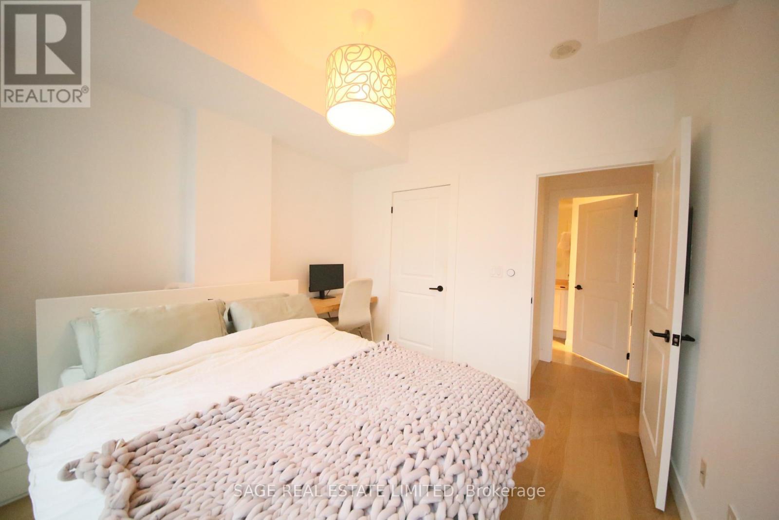 516 - 628 Fleet Street, Toronto, ON - Indoor Photo Showing Bedroom