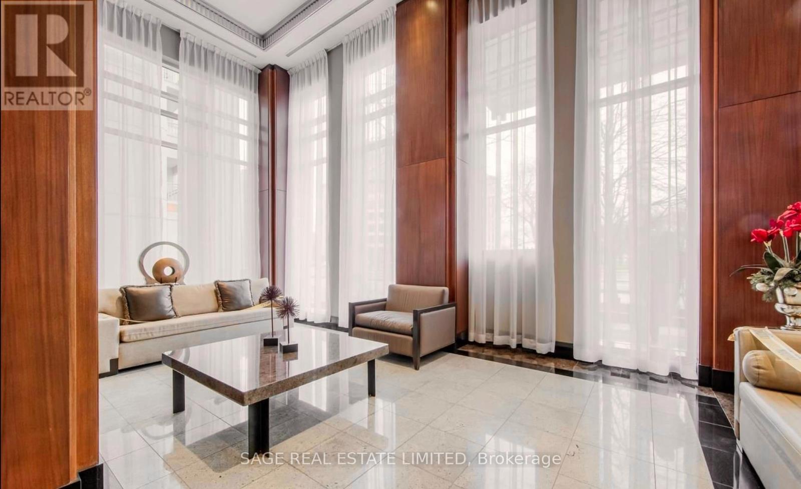 516 - 628 Fleet Street, Toronto, ON - Indoor