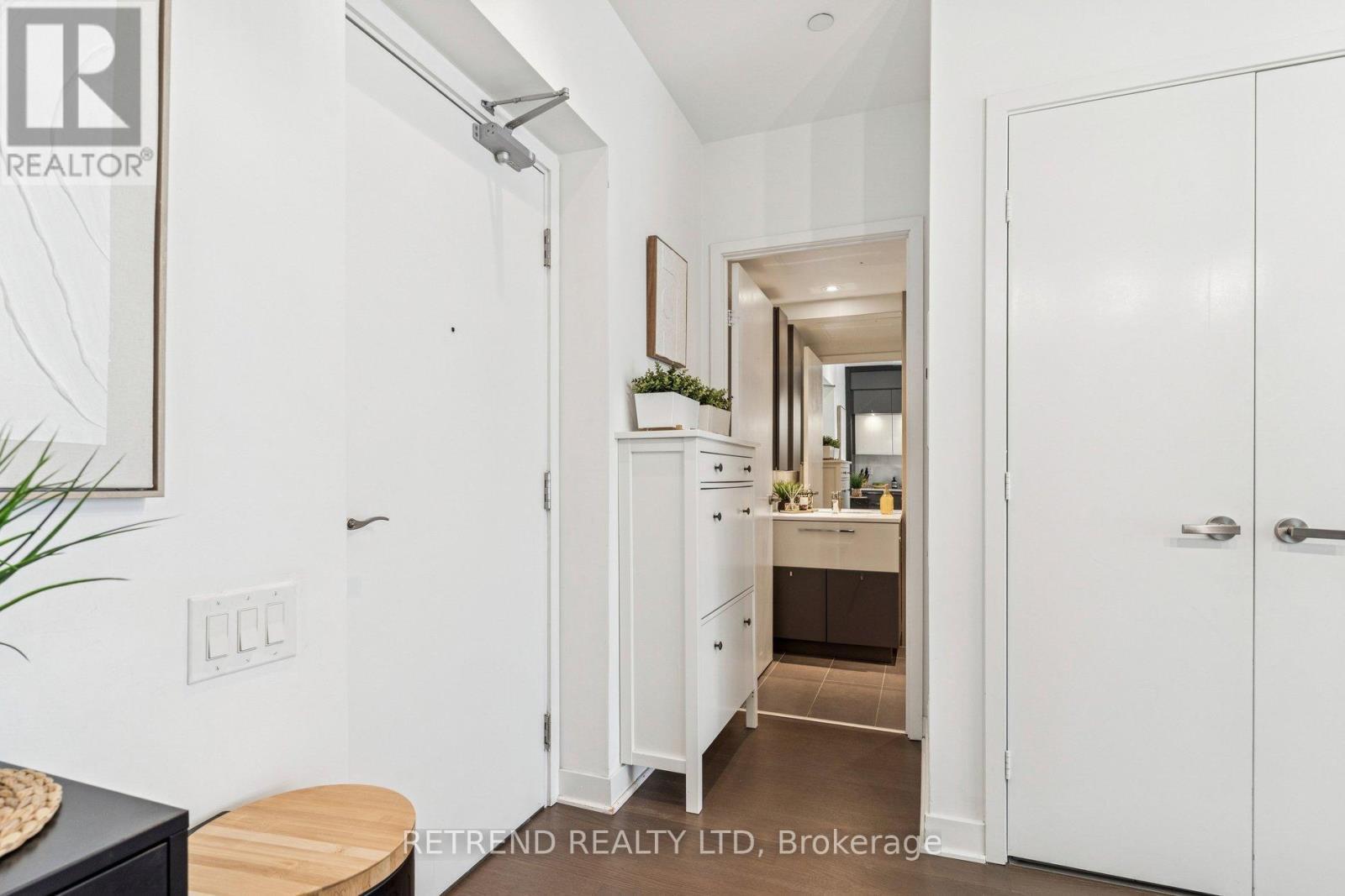 3006 - 15 Grenville Street, Toronto, ON - Indoor