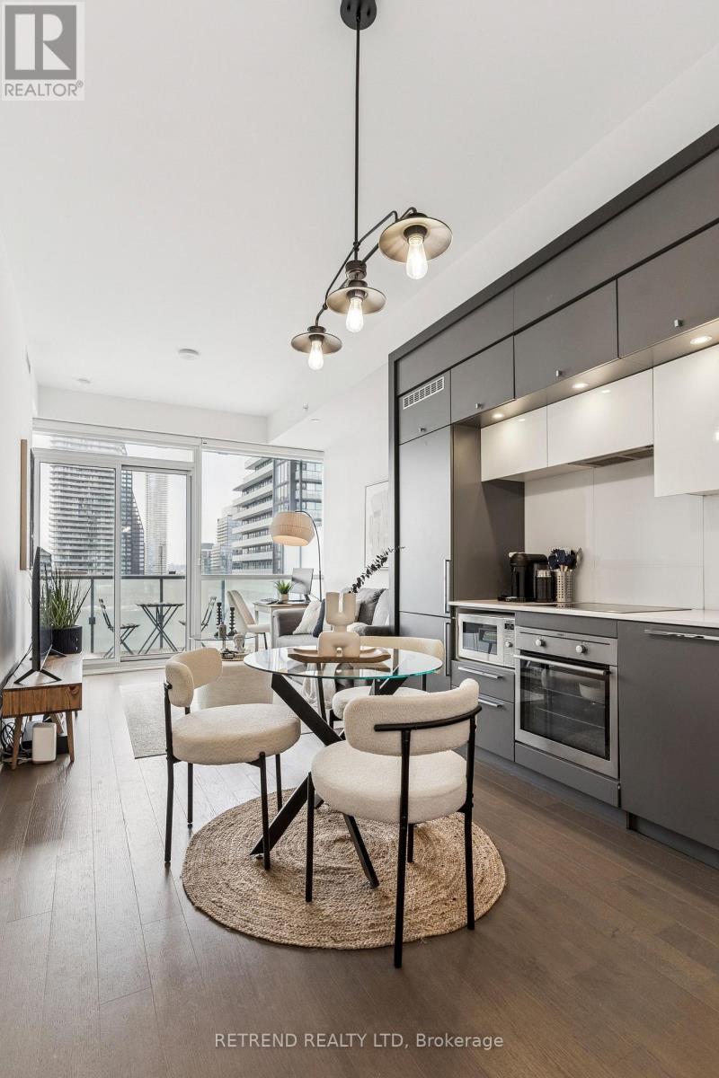 3006 - 15 Grenville Street, Toronto, ON - Indoor