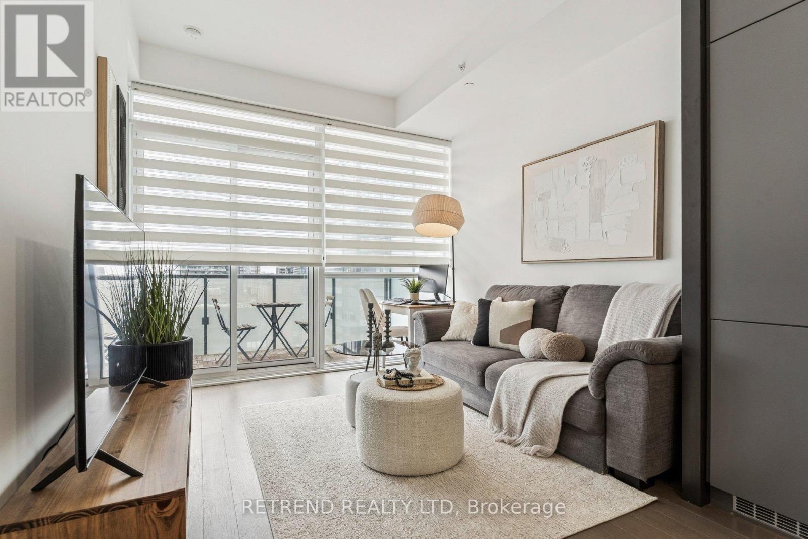 3006 - 15 Grenville Street, Toronto, ON - Indoor