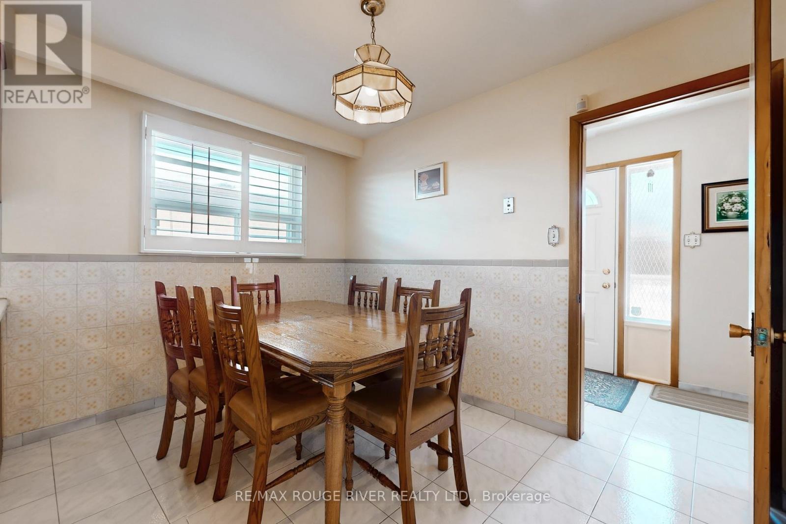 224 Fairglen Avenue, Toronto, ON - Indoor Photo Showing Dining Room