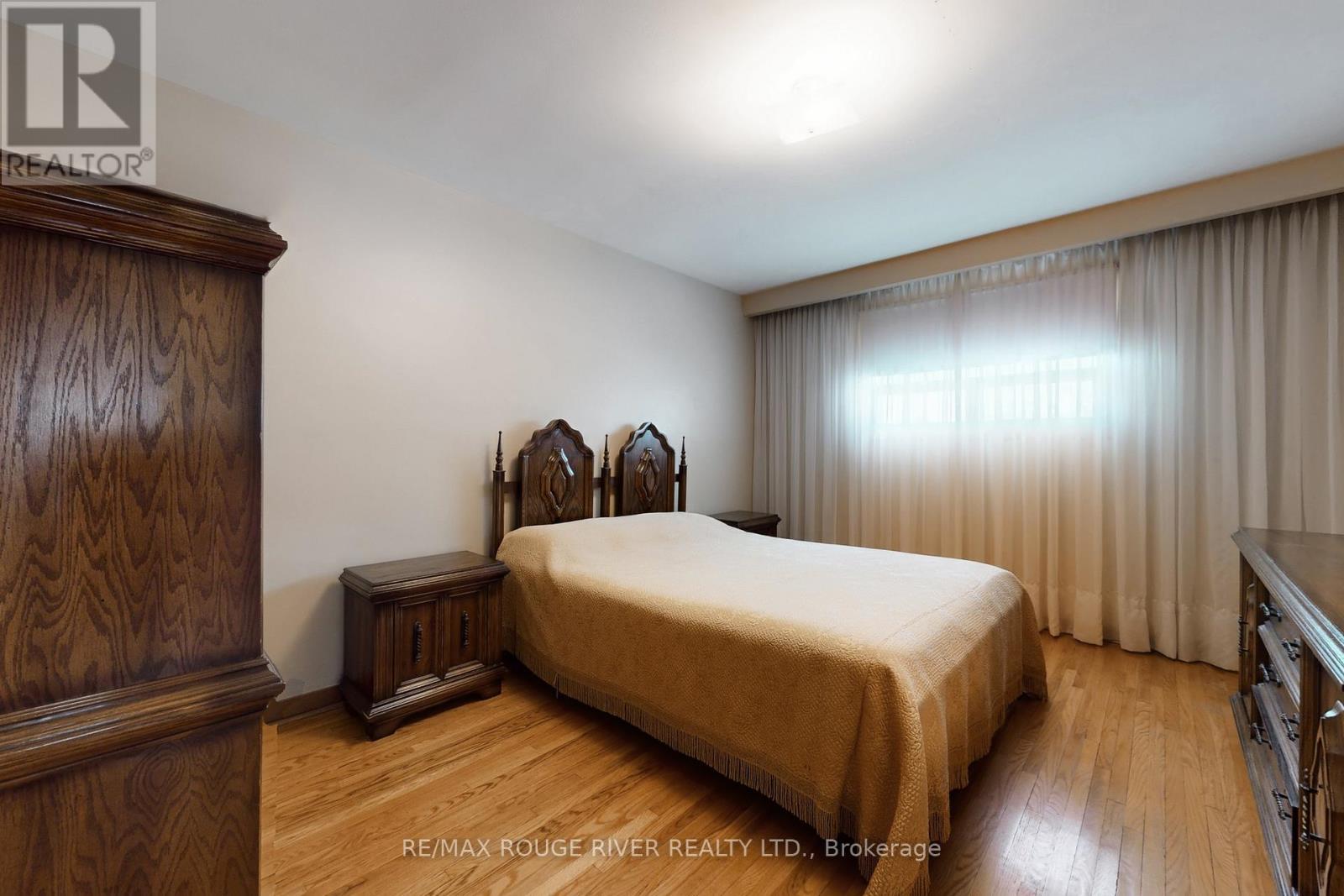 224 Fairglen Avenue, Toronto, ON - Indoor Photo Showing Bedroom
