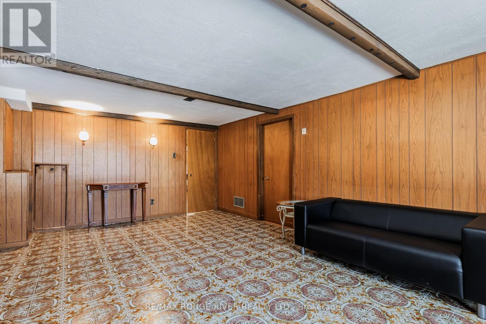 224 Fairglen Avenue, Toronto, ON - Indoor Photo Showing Other Room