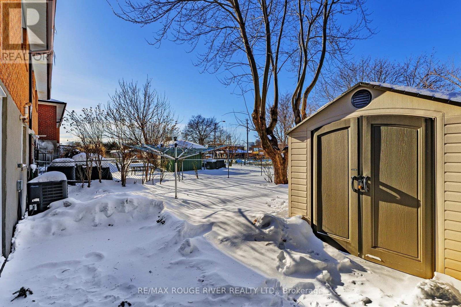 224 Fairglen Avenue, Toronto, ON - Outdoor