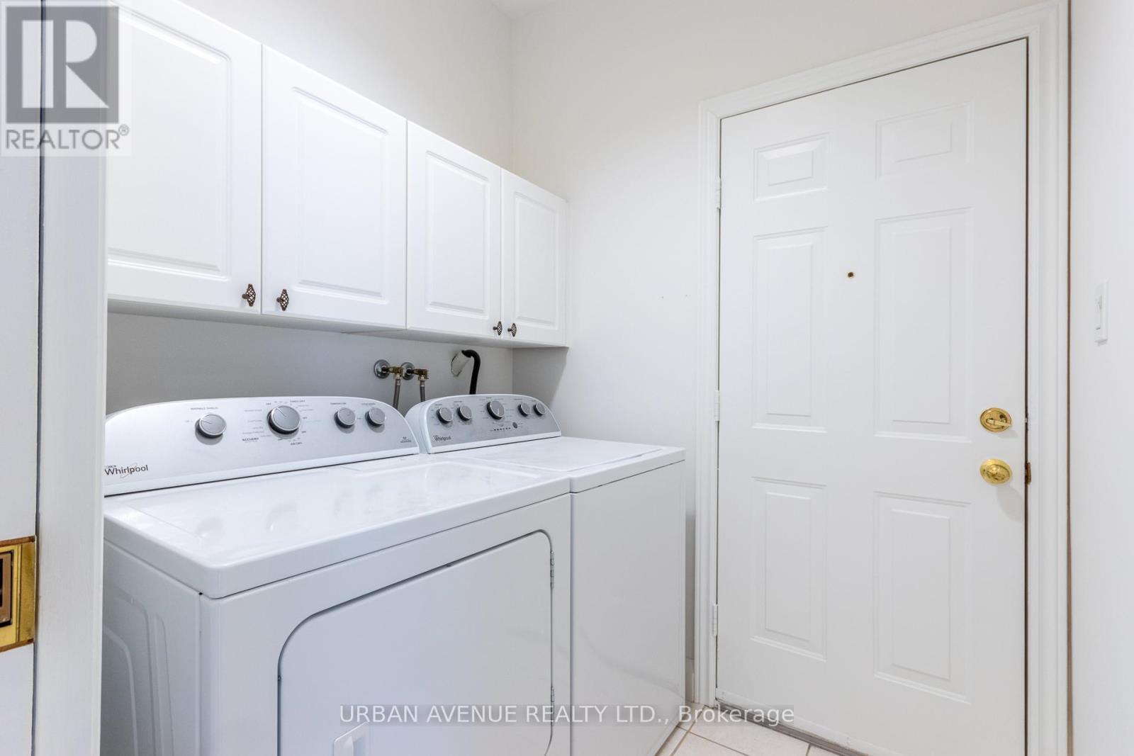 Main Floor Laundry - 363 Waterbury Crescent, Scugog, ON - Indoor Photo Showing Laundry Room