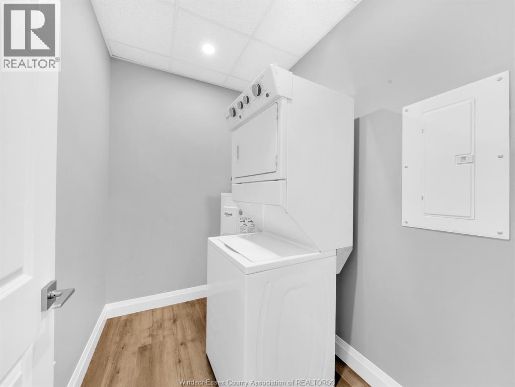 4785 Walker Road Unit# 604, Windsor, ON - Indoor Photo Showing Laundry Room