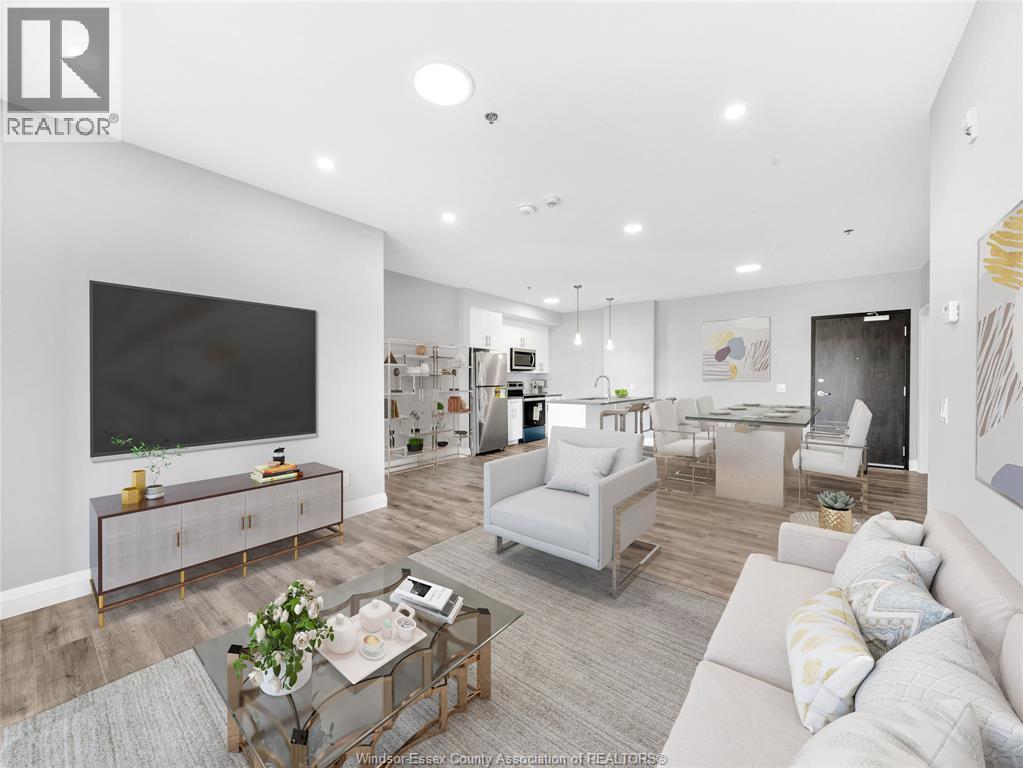 4785 Walker Road Unit# 604, Windsor, ON - Indoor Photo Showing Living Room