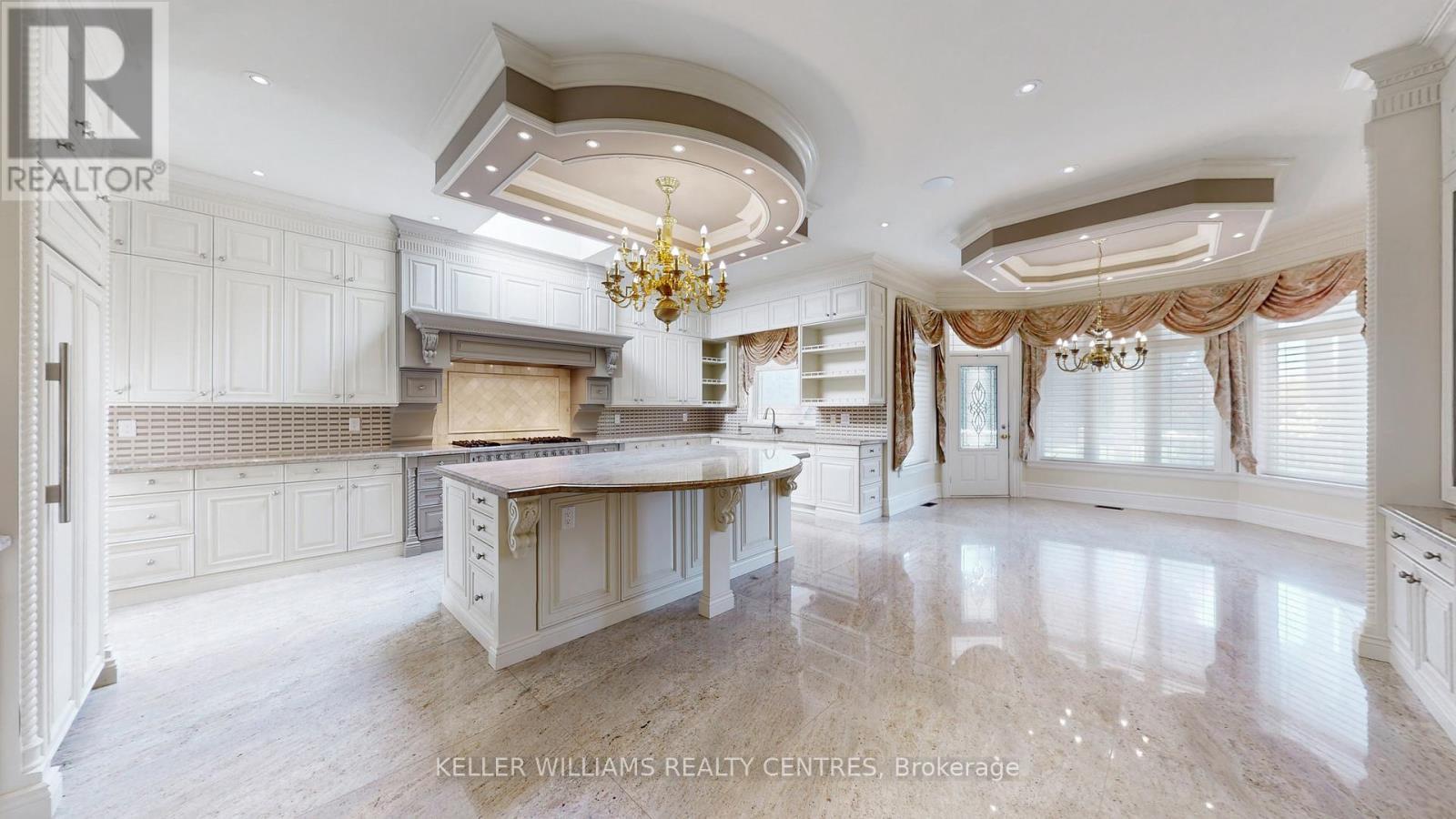 33 Maple Grove Avenue, Richmond Hill, ON - Indoor Photo Showing Kitchen