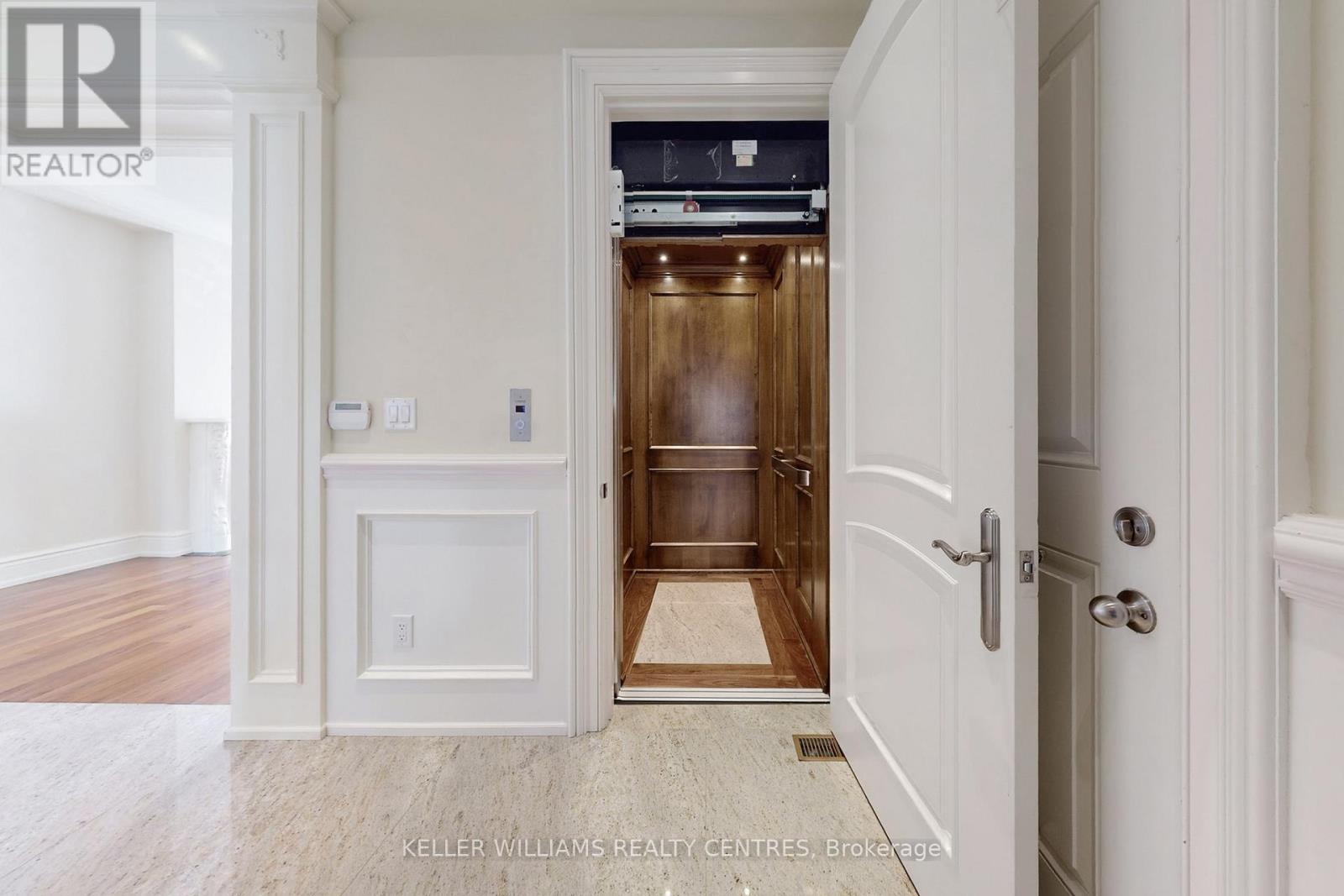 33 Maple Grove Avenue, Richmond Hill, ON - Indoor Photo Showing Other Room