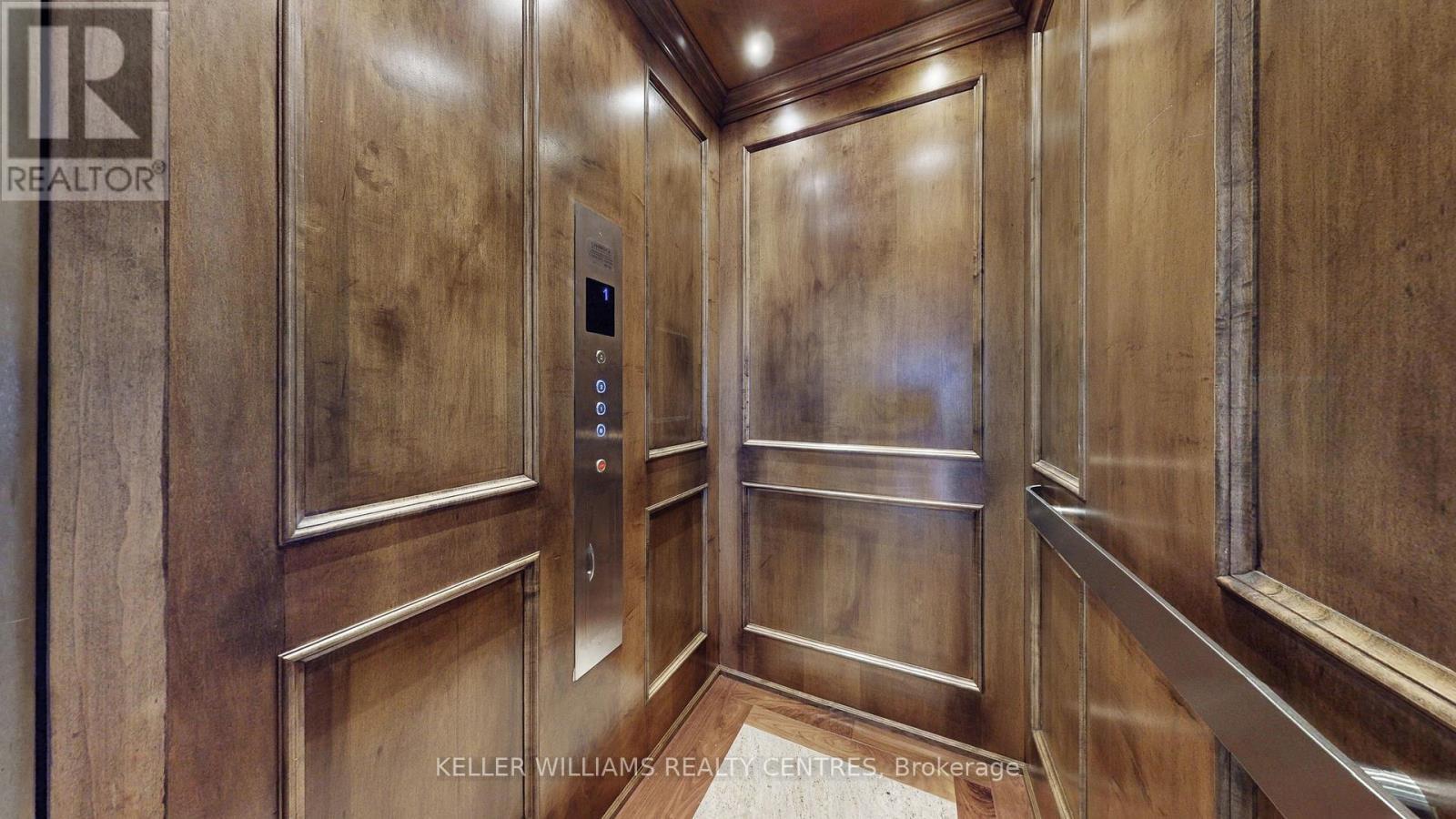 33 Maple Grove Avenue, Richmond Hill, ON - Indoor Photo Showing Other Room