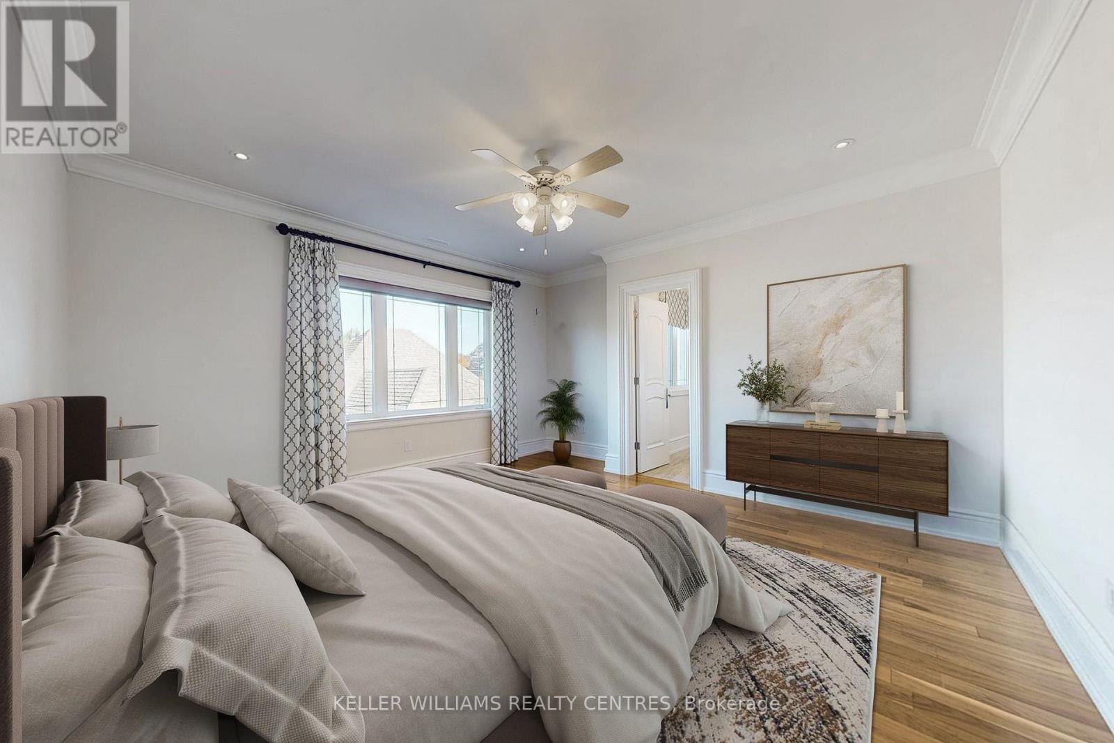 33 Maple Grove Avenue, Richmond Hill, ON - Indoor Photo Showing Bedroom