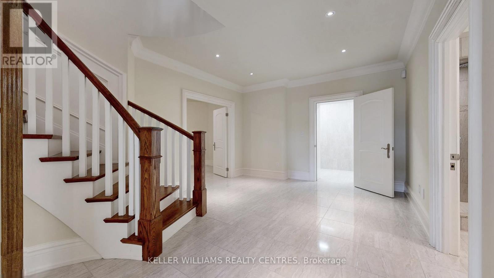 33 Maple Grove Avenue, Richmond Hill, ON - Indoor Photo Showing Other Room