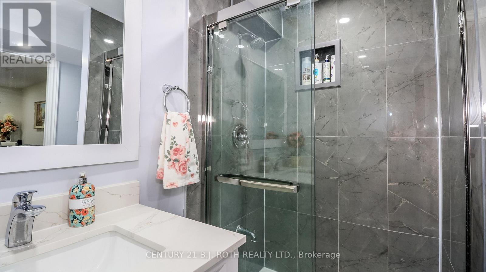 3 Coleman Drive, Barrie, ON - Indoor Photo Showing Bathroom